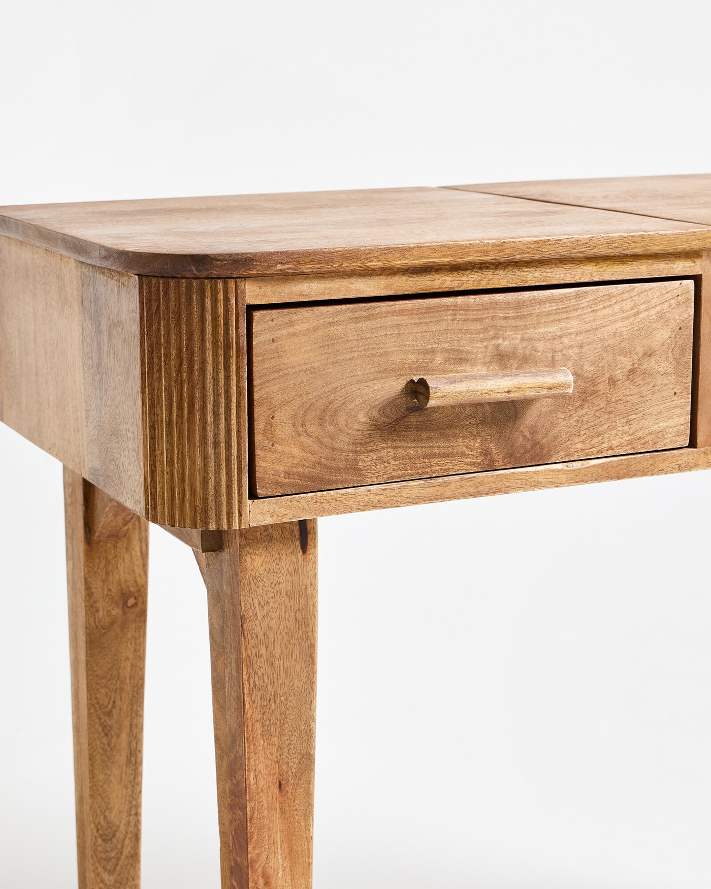 elvan makyaj masası, masif ahşap makyaj masası, açılır aynalı makyaj masası, ahşap makyaj masası modeli, tasarım makyaj masası, yatak odası makyaj masası, doğal ahşap mobilya, butik mobilya tasarımı, modern makyaj masası, özel üretim makyaj masası, özel ölçü makyaj masası, sipariş mobilya, ısmarlama mobilya, talent design makyaj masası