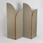 iris paravan, tasarım paravan, mitolojik paravan, özel üretim paravan, özel ölçü paravan, sipariş mobilya, ısmarlama mobilya, kumaş kaplı paravan, kavisli panel paravan, ahşap çerçeveli paravan, luxury room divider, talent design paravan