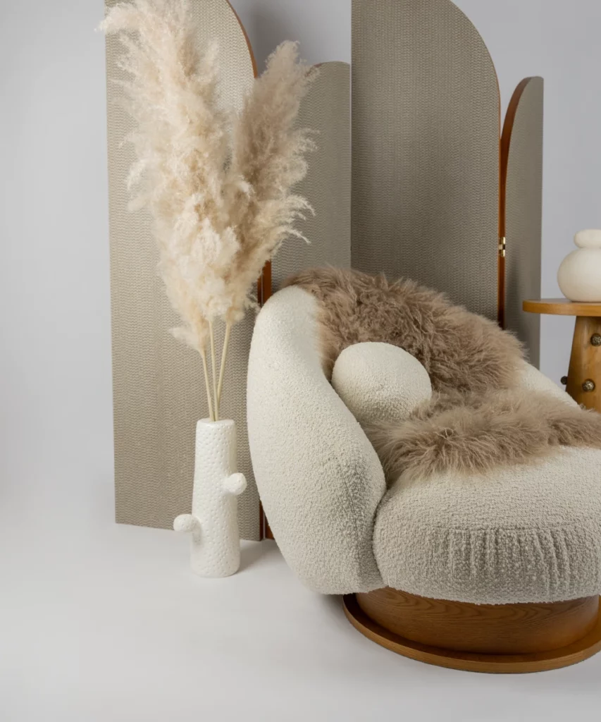 iris paravan, tasarım paravan, mitolojik paravan, özel üretim paravan, özel ölçü paravan, sipariş mobilya, ısmarlama mobilya, kumaş kaplı paravan, kavisli panel paravan, ahşap çerçeveli paravan, luxury room divider, talent design paravan