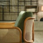 Sunuca koltuk, tasarım koltuk, modern lounge koltuk, ahşap gövdeli koltuk, hasır detaylı koltuk, özel üretim koltuk, özel ölçü koltuk, sipariş mobilya koltuk, ısmarlama mobilya koltuk, boucle kumaş koltuk, el işçiliği koltuk, luxury seating, designer armchair, contemporary furniture, butik mobilya, iç mimari koltuk, salon koltuğu, okuma koltuğu, tekli koltuk, özel üretim mobilya