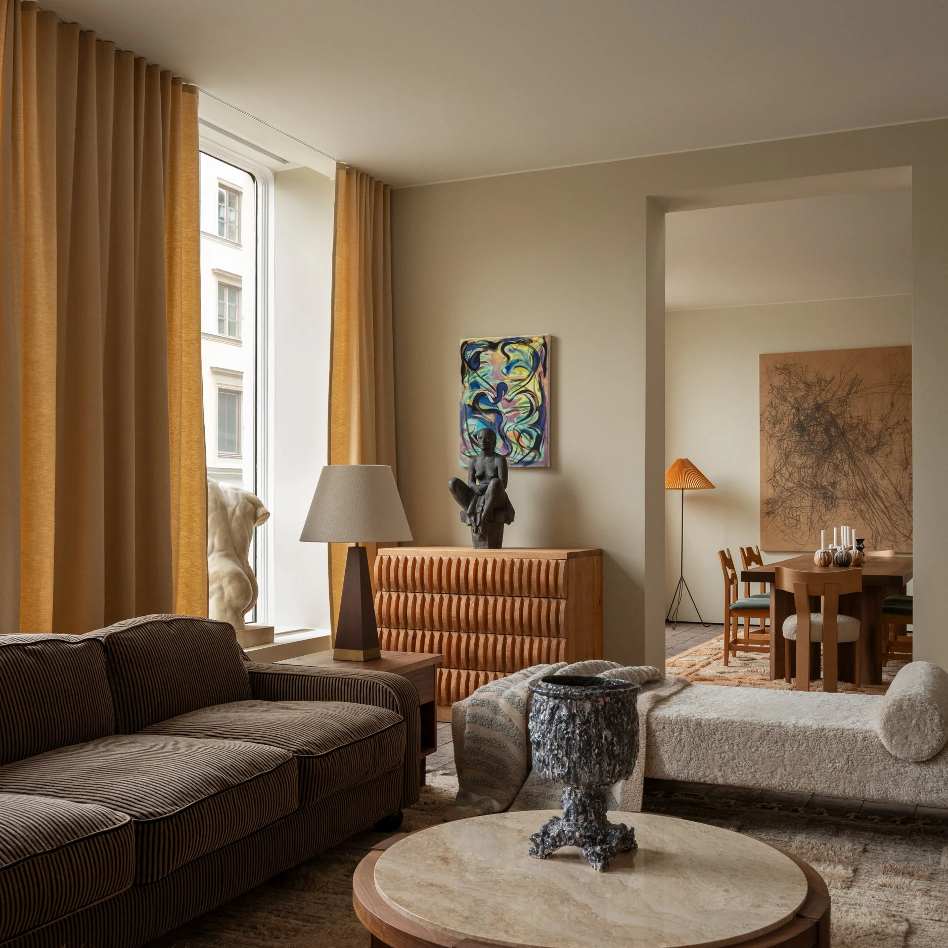 talmaro kanepe, küresel ayaklı kanepe, retro modern sofa, kadife modern kanepe, özel üretim kanepe, sipariş mobilya, ısmarlama mobilya, talent design sofa