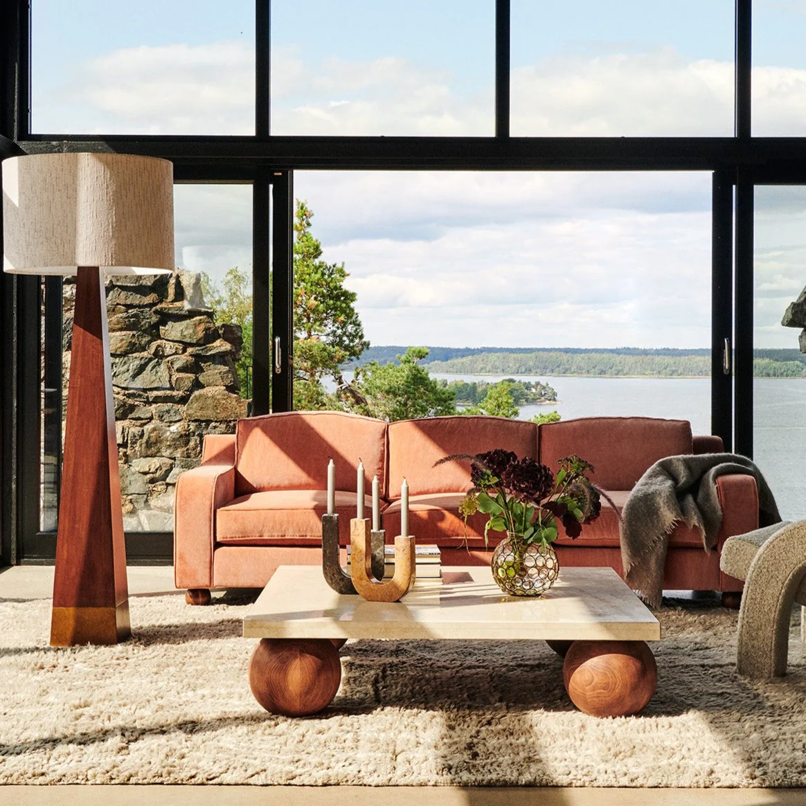 talmaro kanepe, küresel ayaklı kanepe, retro modern sofa, kadife modern kanepe, özel üretim kanepe, sipariş mobilya, ısmarlama mobilya, talent design sofa