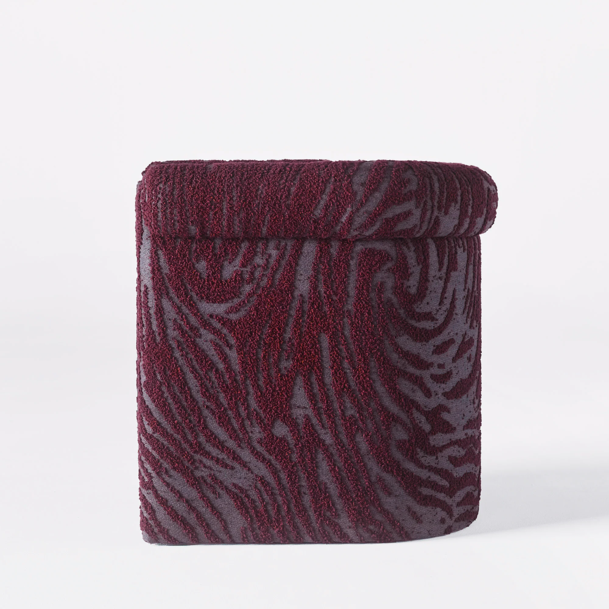 talmora koltuk, heykelsi modern koltuk, rolled arm koltuk, retro modern oturma birimi, özel üretim koltuk, sipariş mobilya, ısmarlama mobilya, talent design koltuk