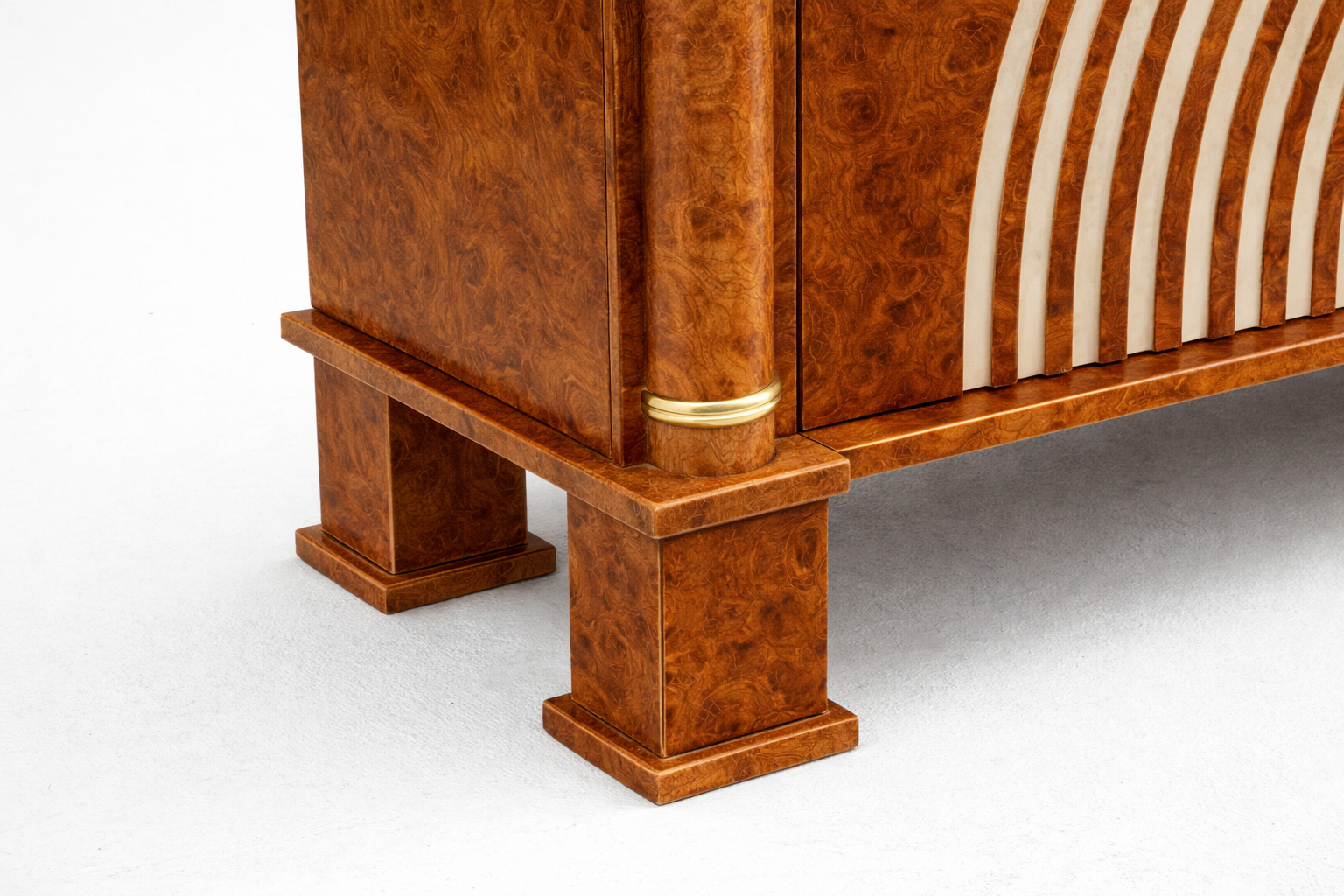 kok kaplama ahsap art deco bufe tasarimi, mermer tablalı luks sideboard tasarimi, konsantrik motifli dekoratif modern bufe, ozel uretim kok kaplama luks bufe tasarimi, metal detayli art deco stil bufe