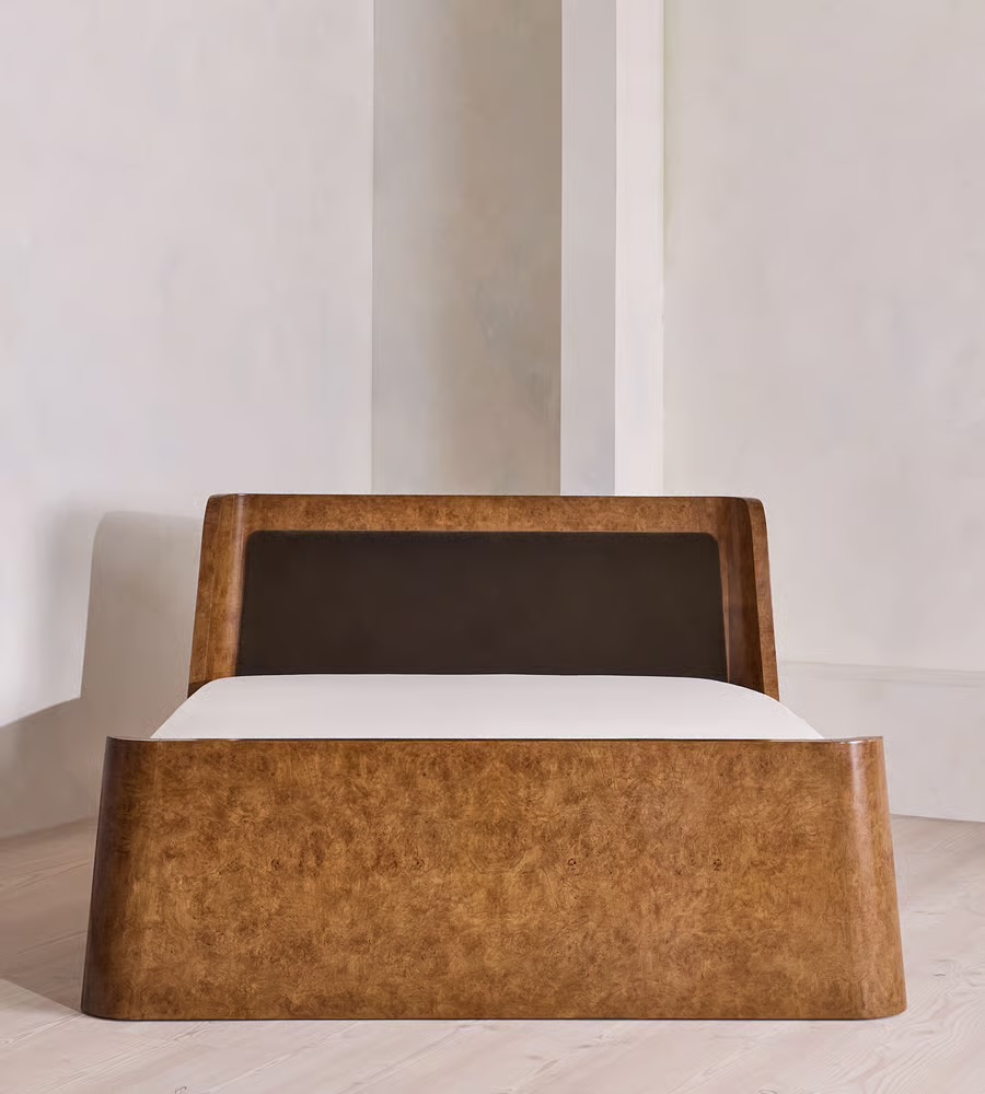 kavisli masif ahşap yatak tasarım, art deco stil özel ölçü karyola, ceviz kaplama lüks yatak modeli, sipariş mobilya yatak odası tasarımı, ısmarlama mobilya modern bed frame