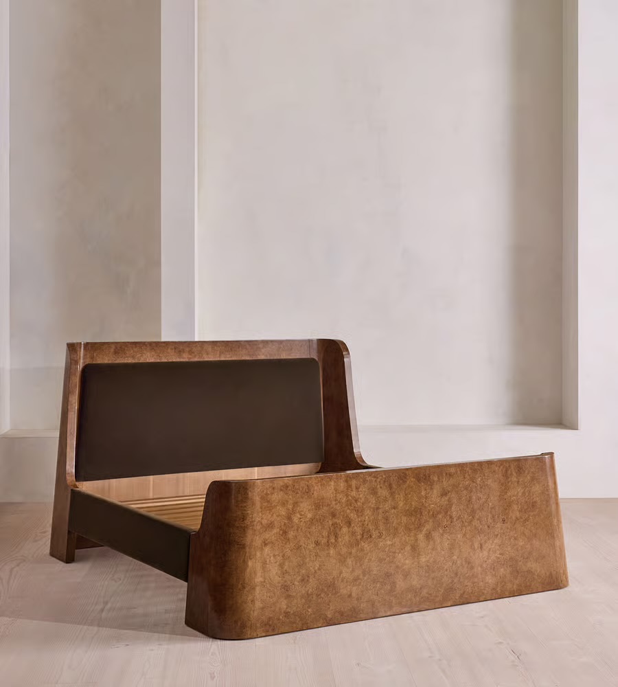 kavisli masif ahşap yatak tasarım, art deco stil özel ölçü karyola, ceviz kaplama lüks yatak modeli, sipariş mobilya yatak odası tasarımı, ısmarlama mobilya modern bed frame