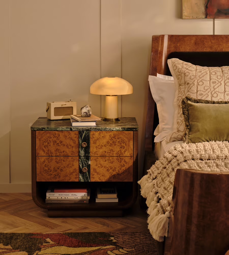 burl kaplama komodin mermer tabla, kavisli art deco komodin özel ölçü, yeşil mermer üstlü lüks komodin, sipariş mobilya yatak yanı dolabı, ısmarlama mobilya modern bedside table