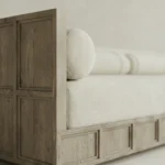 masif mese panel detayli uzun kanepe tasarimi, lineer modern sofa minimal tasarim, ozel uretim ahsap kanepe modeli, japandi stil uzun oturum kanepe, panel kaideli modern kanepe