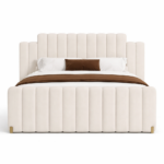 dikey kanallı döşemeli karyola, art deco başlıklı modern yatak, yüksek başlıklı döşemeli yatak çerçevesi, metal köşe detaylı tasarım karyola, özel üretim kanallı yatak başlığı