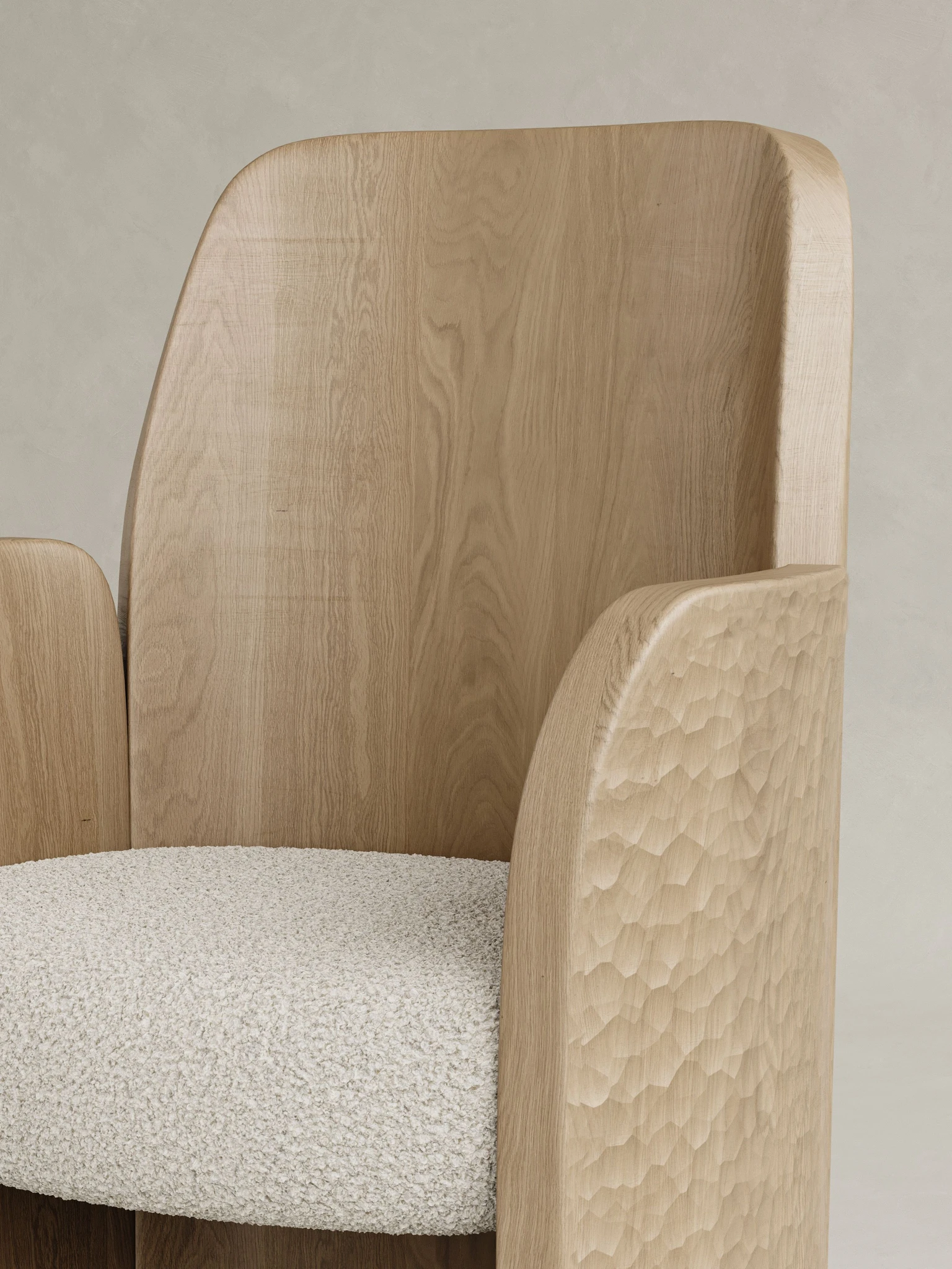 masif ahşap kolçaklı sandalye elde yontulmuş doku özel üretim, heykelsi dining chair özel ölçü sipariş mobilya, ısmarlama mobilya kolçaklı sandalye tasarım, modern rustic ahşap sandalye kolçaklı, el işçiligi detaylı sandalye masif ahşap tasarım