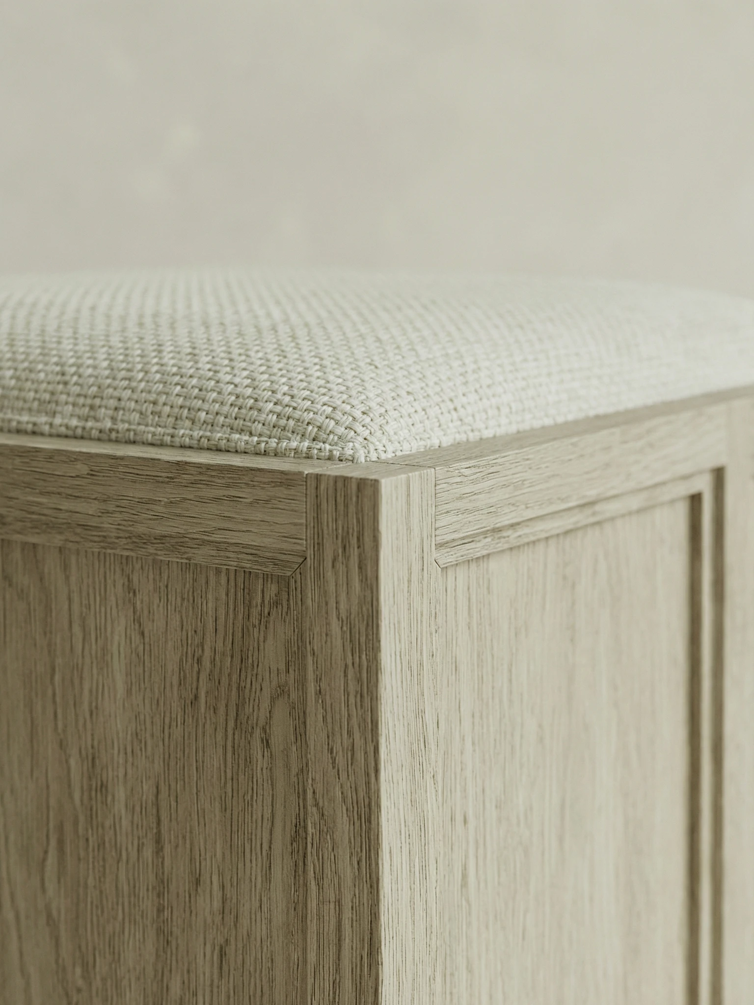 masif mese panel detayli puf tasarimi, dosemeli modern ahsap puf, ozel uretim ottoman tasarimi, panel govdeli minimal puf, japandi stil modern puf