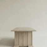 masif mese ahsap tabla panel ayak masa, dikey panel detayli modern yemek masasi, ozel uretim ahsap dining table tasarimi, monolitik modern masa japandi stil, panel govdeli heykelsi masa