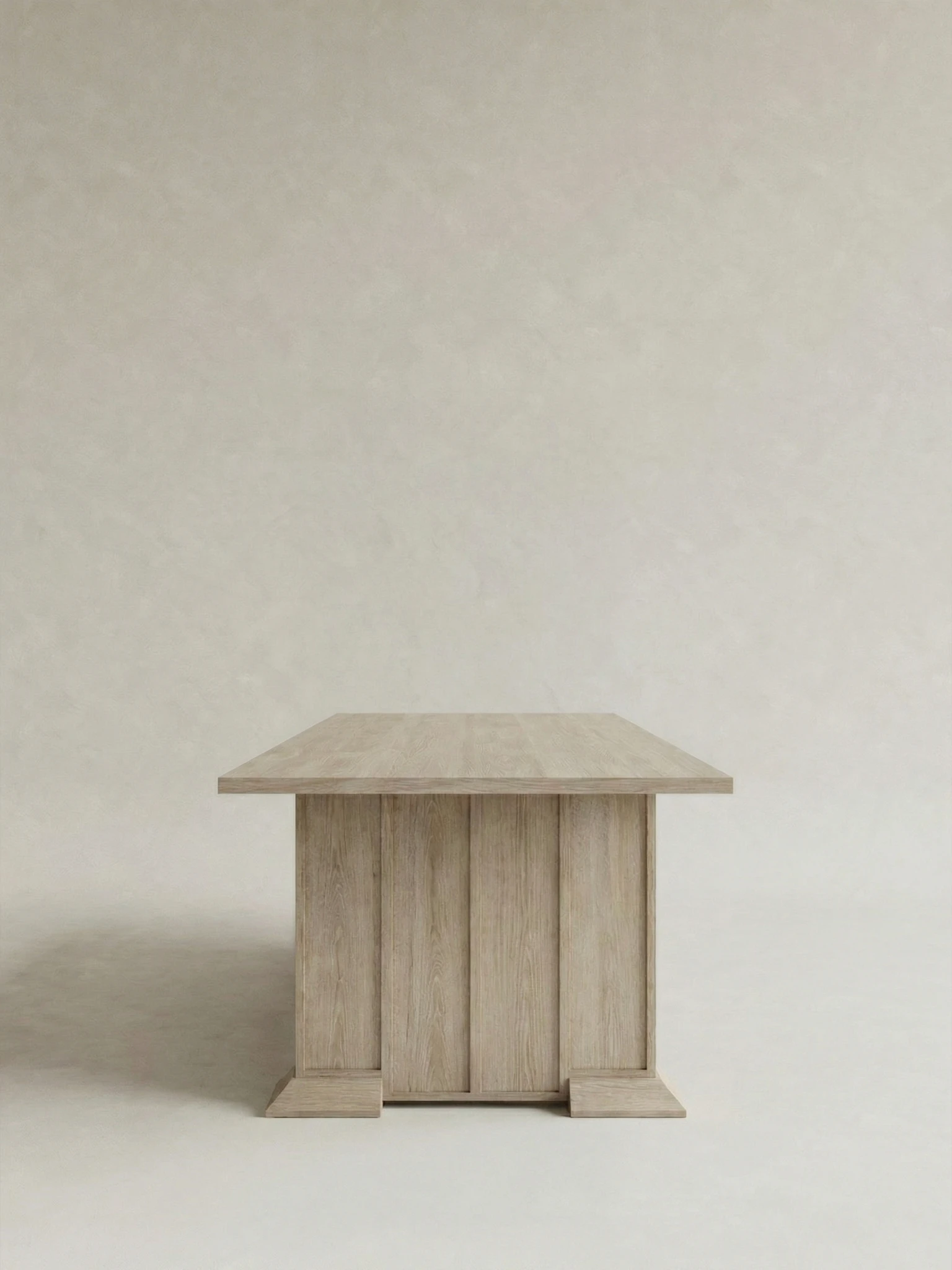 masif mese ahsap tabla panel ayak masa, dikey panel detayli modern yemek masasi, ozel uretim ahsap dining table tasarimi, monolitik modern masa japandi stil, panel govdeli heykelsi masa