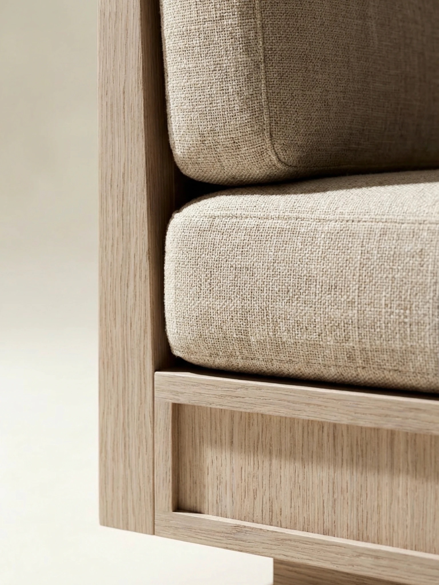 masif ahsap kanepe minimal platform tasarim, ozel uretim modern kanepe modeli siparis mobilya, japandi stil low profile kanepe tasarimi, panel detayli ahsap kanepe ismaralama mobilya, modern dosemeli kanepe masif govde