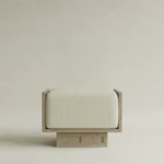 masif mese cerceveli modern puf tasarimi, dosemeli kubik oturum ottoman, ozel uretim ahsap puf modeli, minimal modern puf japandi stil, cerceveli heykelsi puf tasarimi