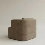 blok form modern koltuk geniş oturum özel ölçü, minimal tekli koltuk sipariş mobilya, ısmarlama mobilya yumuşak hatlı modern koltuk tasarım, nubuk kaplama geniş oturum koltuk sade stil, özel üretim modern koltuk minimal form