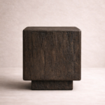 komur efektli yakma mese komodin tasarimi, dokulu seramik panel brutalist komodin, ozel uretim modern mimari bedside table, blok form koyu ahsap tasarim komodin, yakma ahsap dokulu modern yatak yani komodin