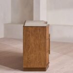 kanalli ahsap modern bufet tasarimi, pirinc detayli luxury sideboard, ozel uretim modern bufet dolabi, mimari cepheli ahsap bufet tasarimi, modern luxury yemek odasi bufesi