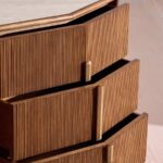 kanalli ahsap modern bufet tasarimi, pirinc detayli luxury sideboard, ozel uretim modern bufet dolabi, mimari cepheli ahsap bufet tasarimi, modern luxury yemek odasi bufesi