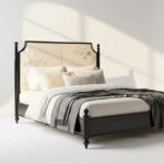 nakisli baslikli klasik karyola tasarimi, metal dikmeli modern classic bed, ozel uretim metal yatak tasarimi, klasik modern yatak odasi karyolasi, ferforje detayli modern karyola