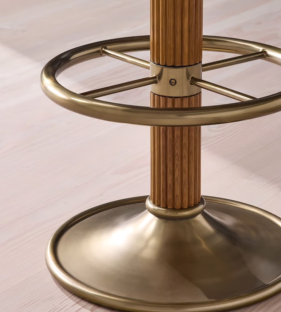 pirinç kaideli bar taburesi tasarımı, vintage stil metal bar stool, özel üretim döşemeli bar taburesi, pirinç ayaklı modern bar stool tasarımı, dekoratif kumaşlı bar taburesi