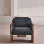 masif ahsap kollu modern koltuk tasarimi, ozel uretim lounge koltuk tasarimi, desenli kumas doseme modern koltuk, mimari form modern lounge chair, modern interior ahsap kollu koltuk