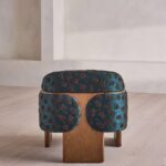 masif ahsap kollu modern koltuk tasarimi, ozel uretim lounge koltuk tasarimi, desenli kumas doseme modern koltuk, mimari form modern lounge chair, modern interior ahsap kollu koltuk