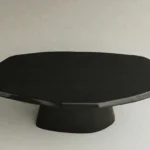 parlak lake orta sehpa organik form özel ölçü, monolitik ayaklı sehpa sipariş mobilya, ısmarlama mobilya modern lake coffee table tasarım, minimal heykelsi sehpa parlak yüzey, özel üretim sehpa organik form tasarım