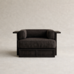 entegre yan sehpalı modern koltuk, platform govdeli ahsap lounge koltuk, ozel uretim modern lounge armchair, mimari tabanli modern koltuk tasarimi, modern interior lounge koltuk