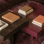 mobilya kırmızı lake sehpa modern tasarım, traverten sehpa doğal taş minimal coffee table, modüler sehpa kombinasyon tasarım modern iç mekan