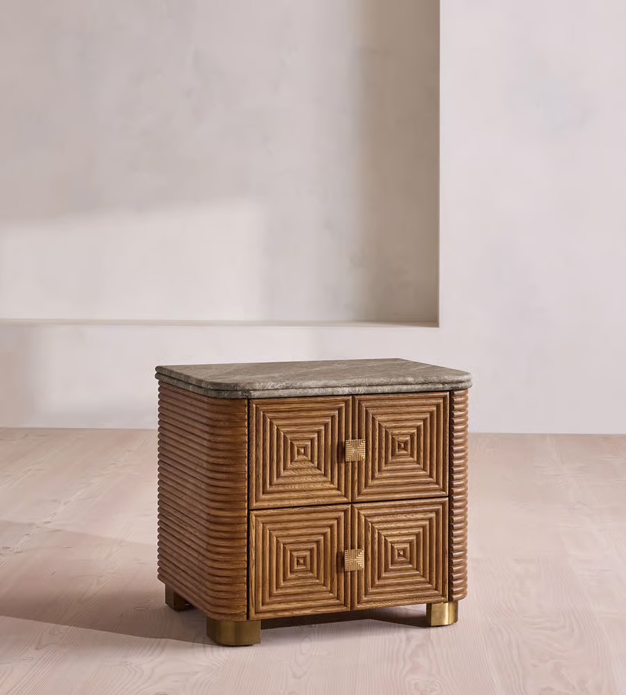 geometrik oyma ahsap komodin tasarimi, mermer tablalı modern bedside table, ozel uretim ahsap komodin tasarimi, pirinc ayakli luxury komodin, mimari desenli modern komodin