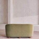 kavisli sirtli modern kanepe tasarimi, ozel uretim kompakt sofa tasarimi, kadife dosemeli organik kanepe, boutique interior modern sofa tasarimi, heykelsi form modern kanepe