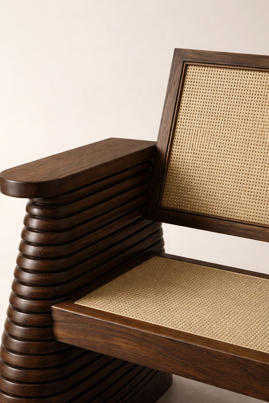 torna detaylı masif ahşap koltuk, hasır sırtlı modern rustic koltuk özel ölçü, rattan detaylı tekli koltuk tasarım, sipariş mobilya doğal ahşap koltuk, ısmarlama mobilya modern berjer