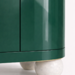 yesil lake oval form bufe tasarimi, pirinc kulplu modern sideboard, ozel uretim lake bufe dolabi, kure ayakli modern bufe tasarimi, high gloss modern bufe