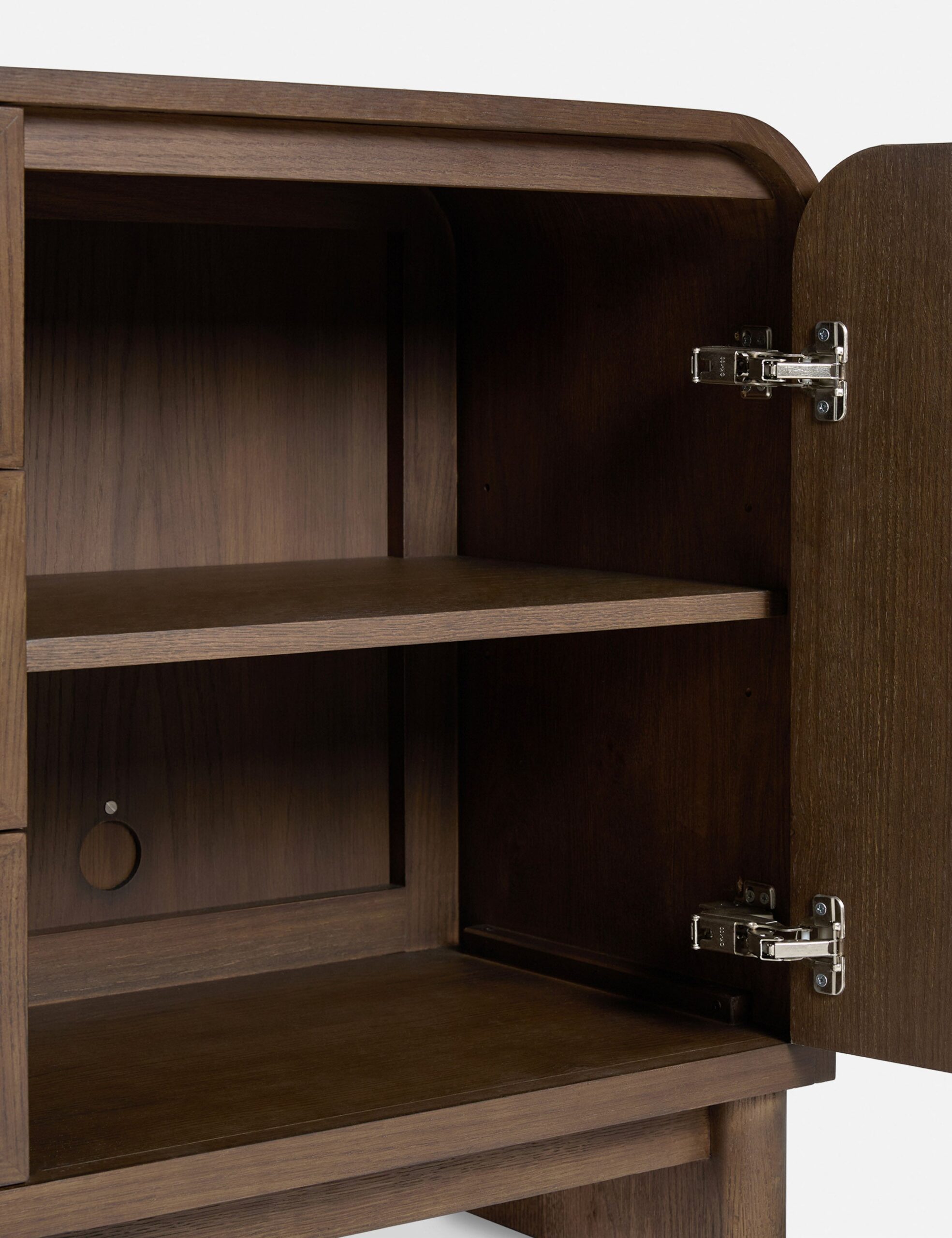 meşe gövdeli rattan panel büfe, japandi tarzı doğal ahşap sideboard tasarımı, masif meşe çekmeceli rattan kapaklı büfe, özel üretim skandinav stil büfe dolabı, doğal dokulu minimal ahşap büfe