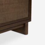 meşe gövdeli rattan panel büfe, japandi tarzı doğal ahşap sideboard tasarımı, masif meşe çekmeceli rattan kapaklı büfe, özel üretim skandinav stil büfe dolabı, doğal dokulu minimal ahşap büfe