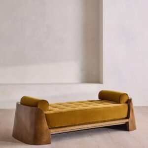 kapitone kadife oturumlu masif mese bench, kavisli ahsap yan panelli modern bench tasarimi, ozel uretim yatak ucu bench tasarimi, silindirik kol yastikli modern bench, masif ahsap govdeli mimari bench tasarimi