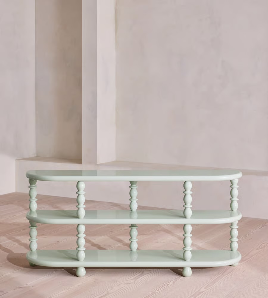 torna ayaklı açık raflı dresuar, lake yüzey üç katlı konsol masa, oval köşeli modern dresuar tasarımı, özel üretim dekoratif açık raflı dresuar, modern klasik torna ayaklı konsol masası