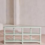 torna ayaklı açık raflı dresuar, lake yüzey üç katlı konsol masa, oval köşeli modern dresuar tasarımı, özel üretim dekoratif açık raflı dresuar, modern klasik torna ayaklı konsol masası