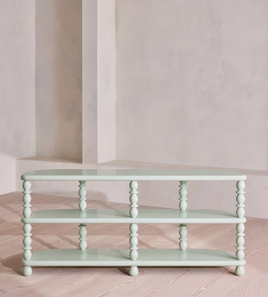 torna ayaklı açık raflı dresuar, lake yüzey üç katlı konsol masa, oval köşeli modern dresuar tasarımı, özel üretim dekoratif açık raflı dresuar, modern klasik torna ayaklı konsol masası