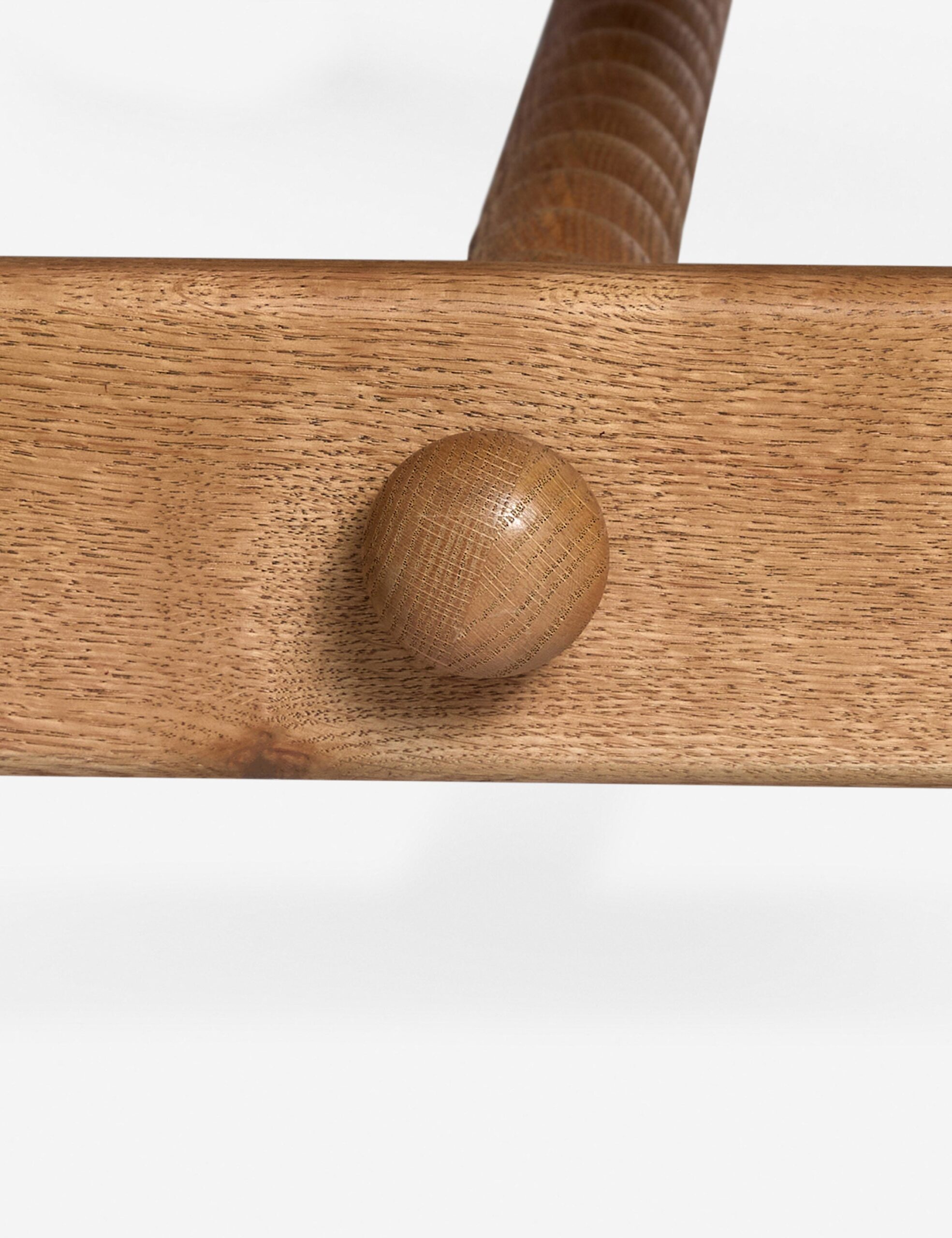 masif meşe oval yemek masası, torna ayaklı rustik ahşap masa, dekoratif bağlantı kirişli yemek masası, özel üretim masif meşe dining table, klasik modern torna ayaklı masa