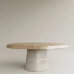 organik formlu masif ahşap masa özel ölçü, traverten ayaklı yuvarlak masa sipariş mobilya, ısmarlama mobilya doğal kenar dining table, heykelsi minimal masa tasarım, japandi stil ahşap masa doğal taş ayak