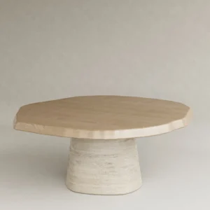 organik formlu masif ahşap masa özel ölçü, traverten ayaklı yuvarlak masa sipariş mobilya, ısmarlama mobilya doğal kenar dining table, heykelsi minimal masa tasarım, japandi stil ahşap masa doğal taş ayak