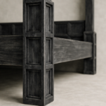 dört direkli masif ahşap karyola, panel başlıklı siyah ahşap yatak çerçevesi, modern rustik dört dikmeli yatak tasarımı, özel üretim masif ahşap canopy bed, mimari form siyah ahşap karyola