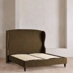 kulaklı döşemeli karyola özel ölçü, modern klasik yatak sipariş mobilya, ısmarlama mobilya kumaş kaplı karyola tasarım, wingback bed ahşap ayaklı yatak, klasik form modern yatak odası karyola