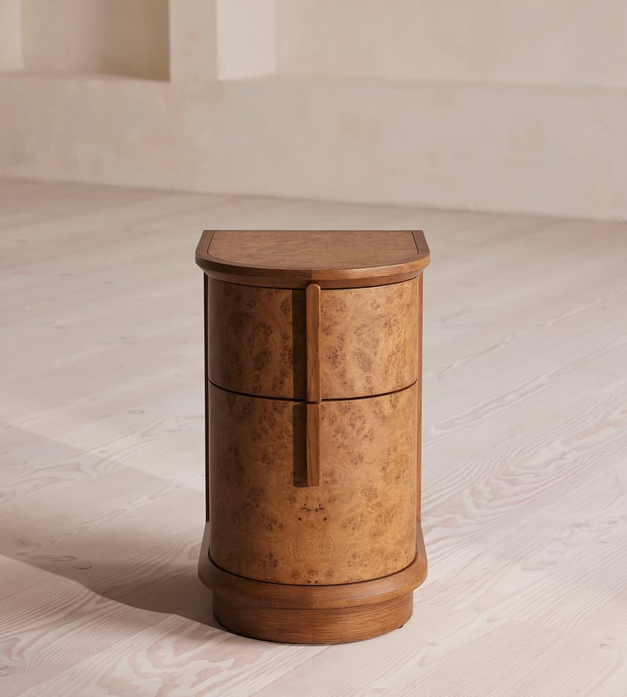 silindirik kök kaplama komodin, gizli kulplu modern bedside table, kök kaplama ahşap silindir komodin, özel üretim heykelsi yatak yanı dolabı, modern minimal ahşap komodin