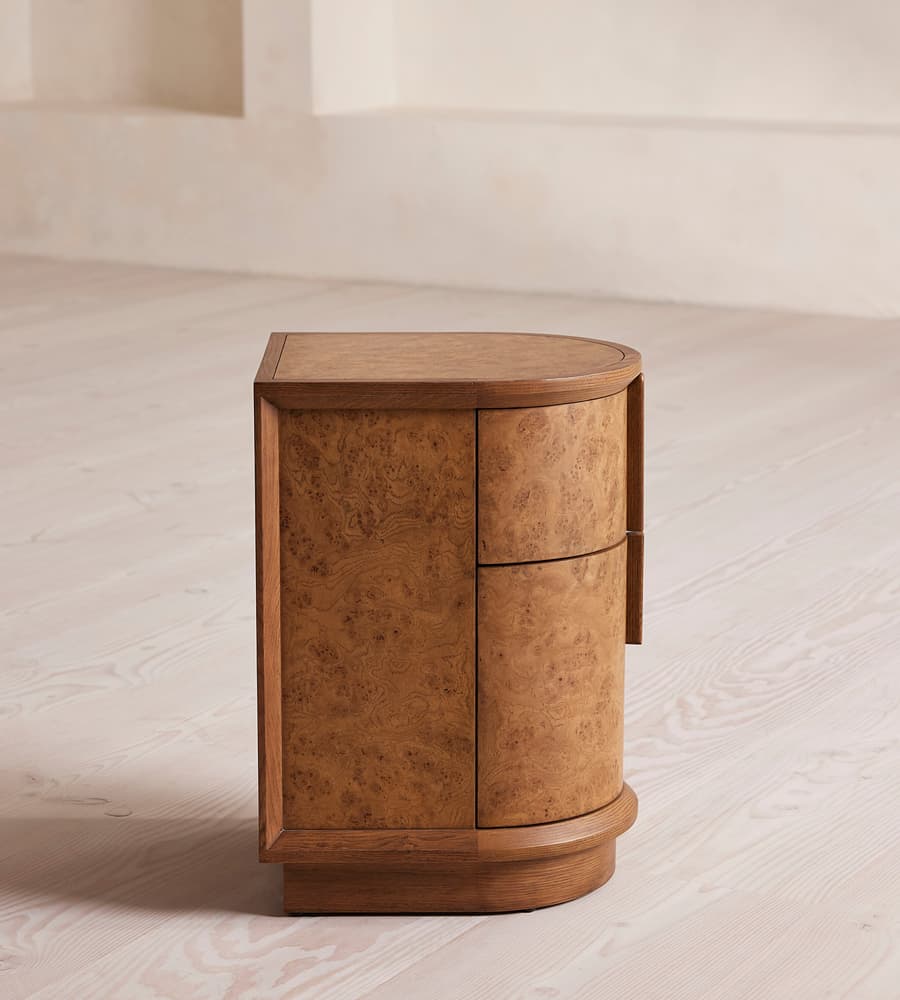 silindirik kök kaplama komodin, gizli kulplu modern bedside table, kök kaplama ahşap silindir komodin, özel üretim heykelsi yatak yanı dolabı, modern minimal ahşap komodin