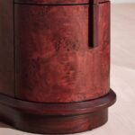 silindirik kök kaplama komodin, gizli kulplu modern bedside table, kök kaplama ahşap silindir komodin, özel üretim heykelsi yatak yanı dolabı, modern minimal ahşap komodin