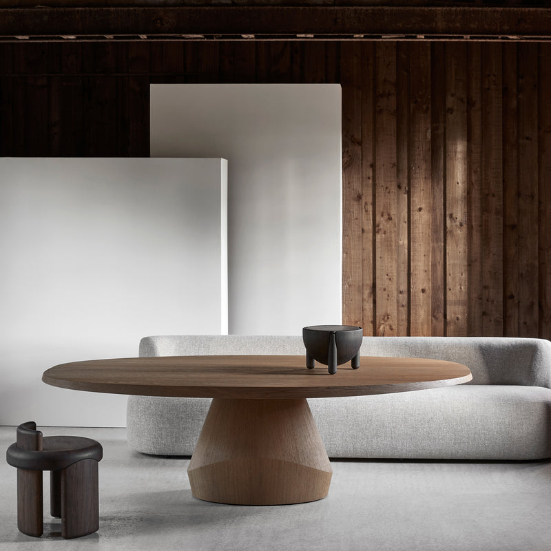 desenli dokulu modern kanepe, özel üretim blok form kanepe, özel ölçü organik form sofa, ısmarlama heykelsi kanepe tasarımı, geniş oturum monoblok kanepe