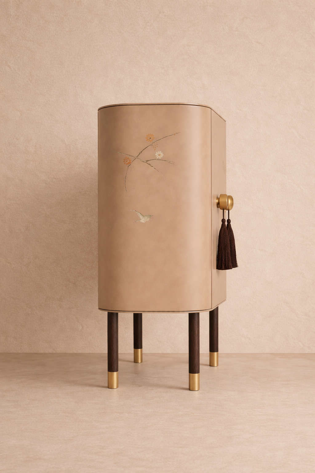 terracotta vitrin dolap özel üretim, özel ölçü sipariş mobilya ısmarlama mobilya el boyama motifli dolap, altın detaylı dekoratif vitrin dolap, oval form lüks depolama ünitesi, tasarım vitrin dolap doğal tonlar